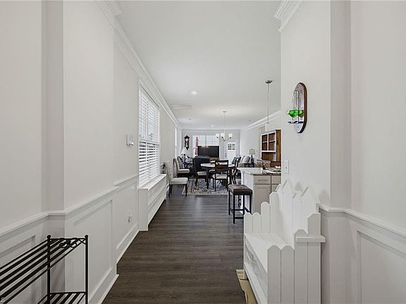 4th image of 204 Stamm Dr