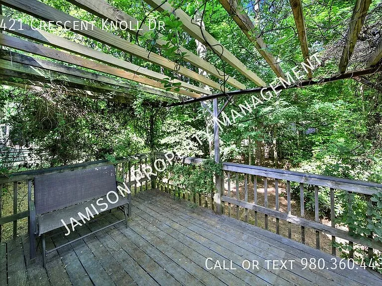 3421 Crescent Knoll Dr — Photo 26
