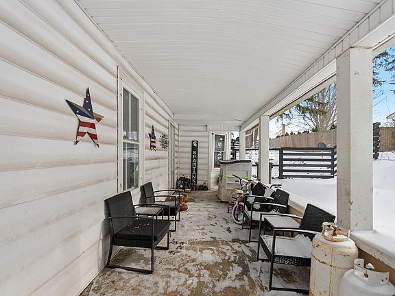 4th image of 404 N Martha St