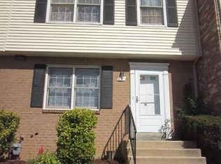 9 Briarstone Ln, Gaithersburg, MD 20877