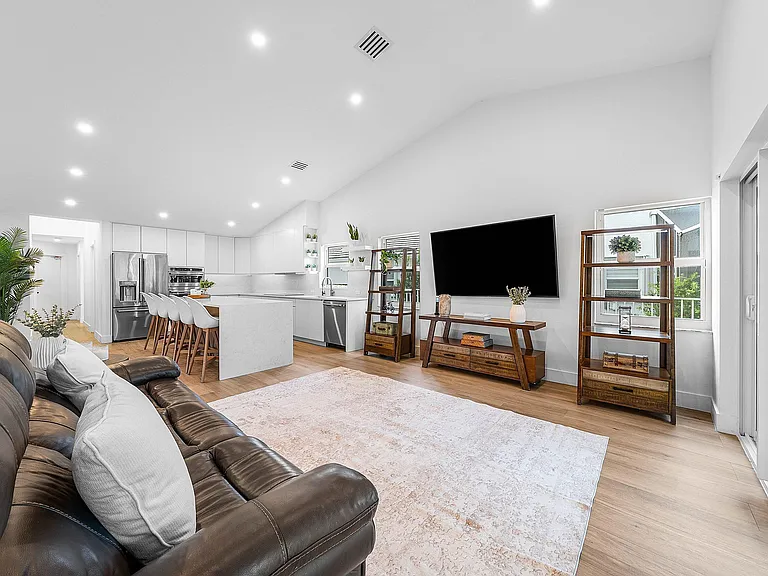 2721 Neaton Ct — Photo 14
