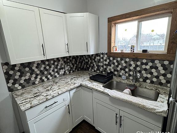 5th image of 1170-1172 Jefferson Ave SE