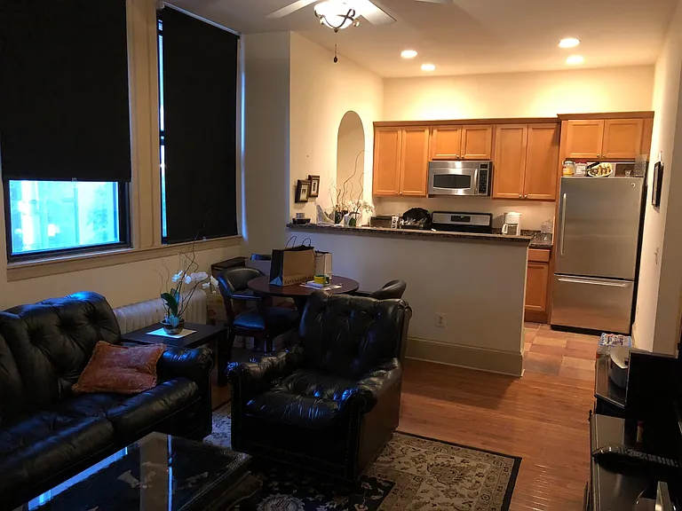 250 S 13th St #1B — Photo 4