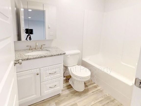5th image of 290 Opal Ct #1