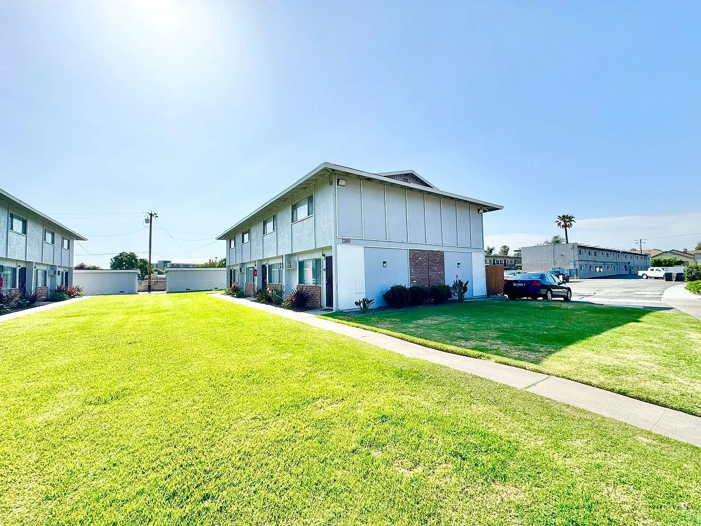 Flower Street Apartments — Photo 4