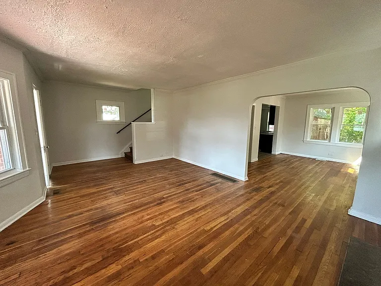 13629 Cranwood Park Blvd — Photo 2