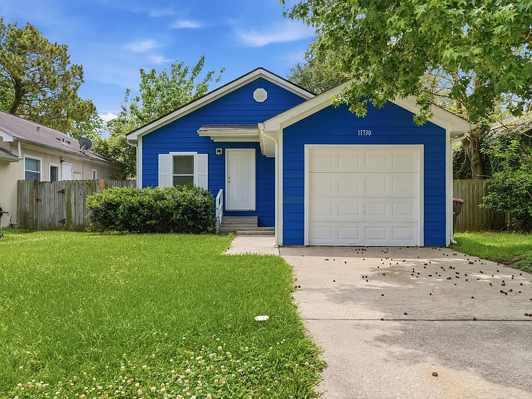 11730 Greenglen Dr — Photo 4