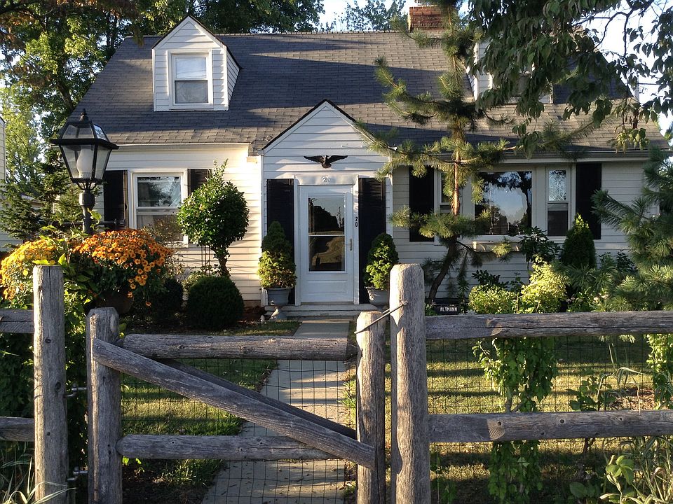 1st image of 20 College Ave