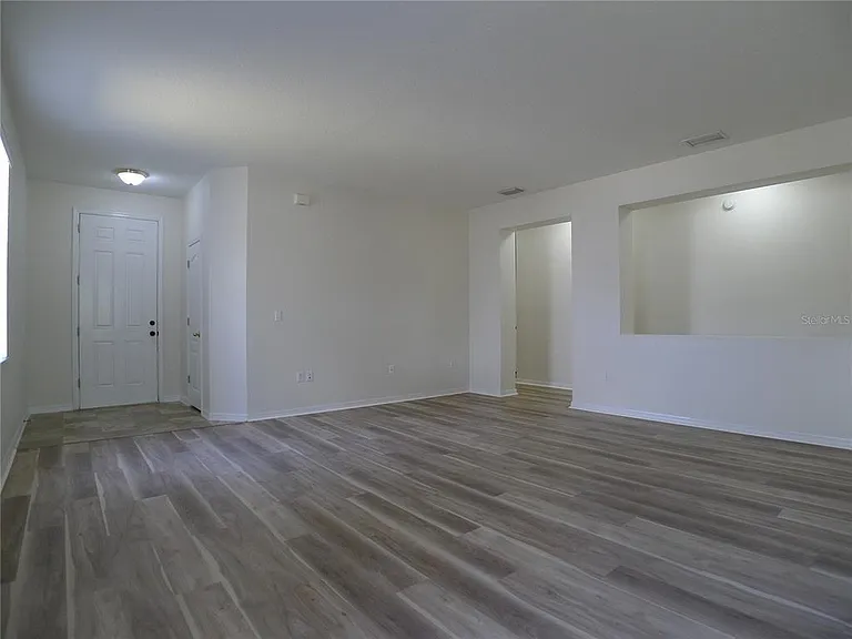 6829 Lake Eaglebrooke Dr — Photo 4