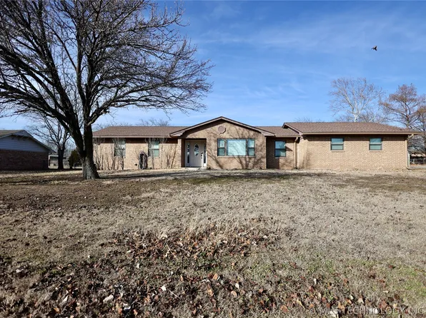 1020 Ash Dr, Sulphur, OK 73086