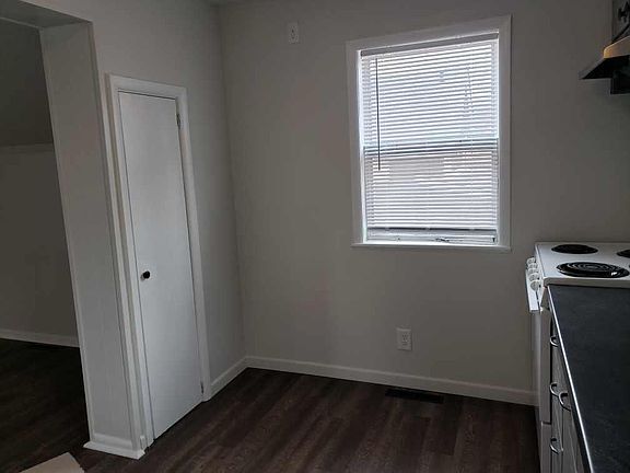 4th image of 1510 E Francis St