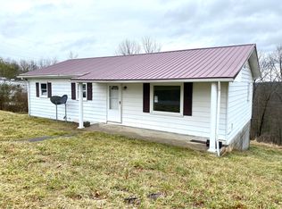 712 Newberry Rdg, Clintwood, VA 24228