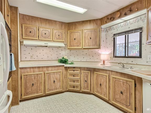 5th image of 11436 SE 208th St Spc 62