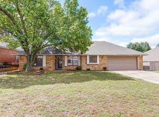 2608 Northwood Ln, Edmond, OK 73013