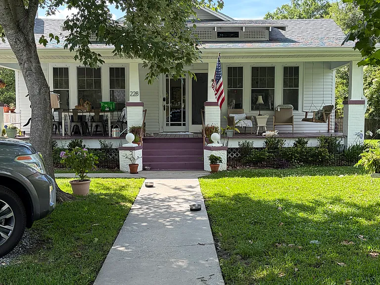 228 Lafitte St — Photo 1