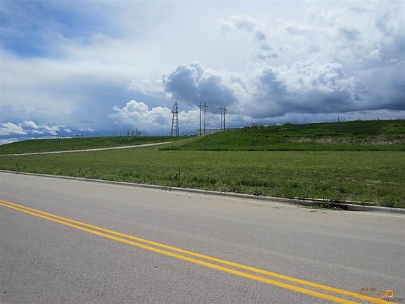 3rd image of N Creek Dr