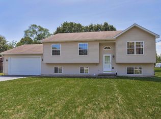 10563 W York House Rd, Beach Park, IL 60087