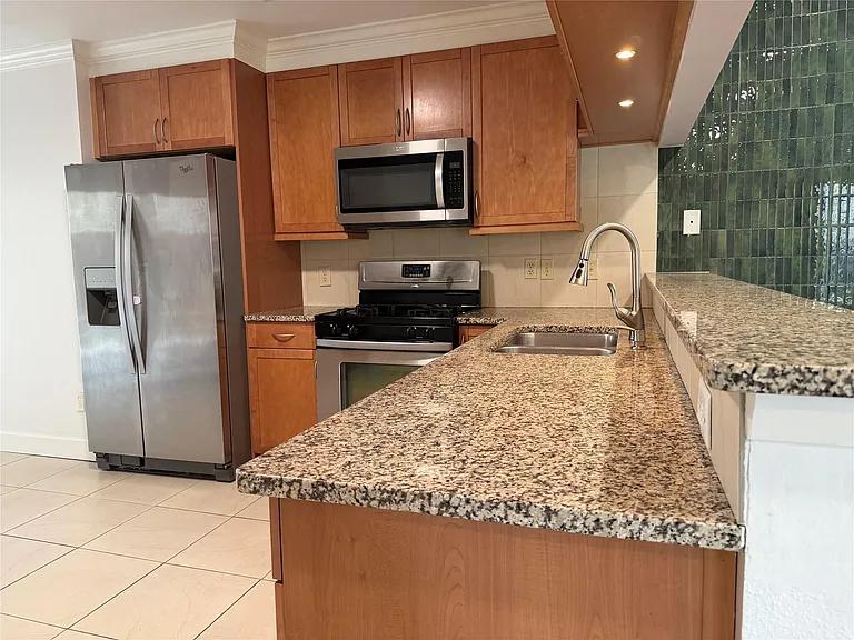 18142 Glenledi Dr — Photo 24