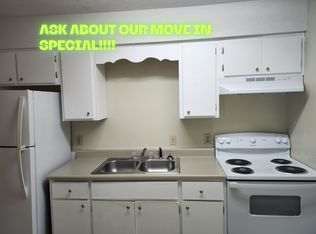 25 6th St #D, Shalimar, FL 32579