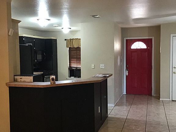 3rd image of 508 N Fort Worth St