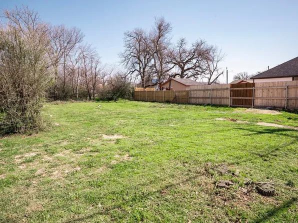 1917 Miller Ave, Fort Worth, TX 76105