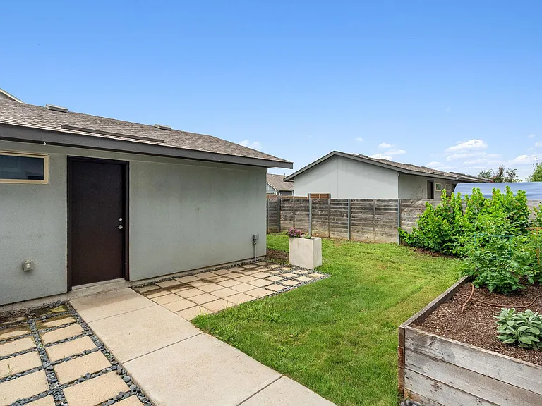 5813 Charles Merle Dr #B — Photo 5