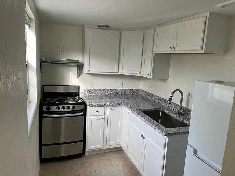 600 Riverview Blvd #6 — Photo 2