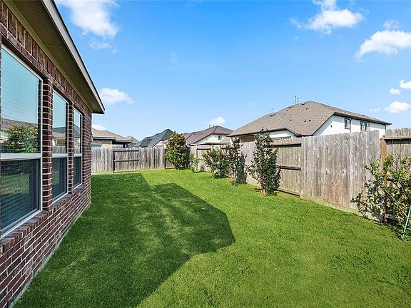 5th image of 11150 Honeysuckle Haven Dr