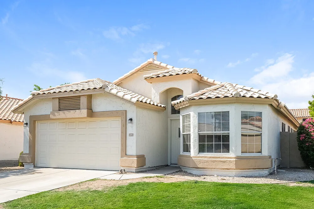 3 bed, 2.0 bath, 1667 sqft, $2,195 — Photo 3