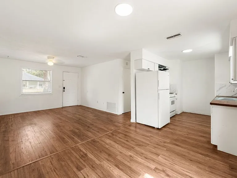 1911 SE 14th Ave — Photo 5