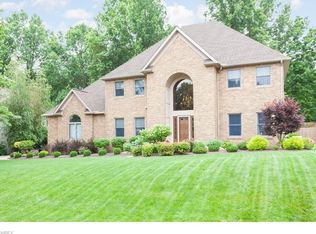4320 Cobblestone Dr, Akron, OH 44321