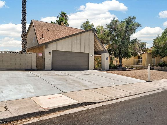 3rd image of 4431 El Campana Way