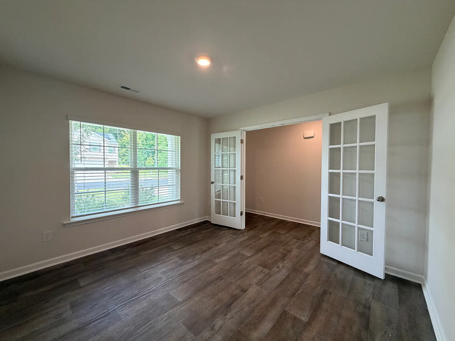 4 bed, 2.5 bath, 2175 sqft, $2,500 — Photo 4