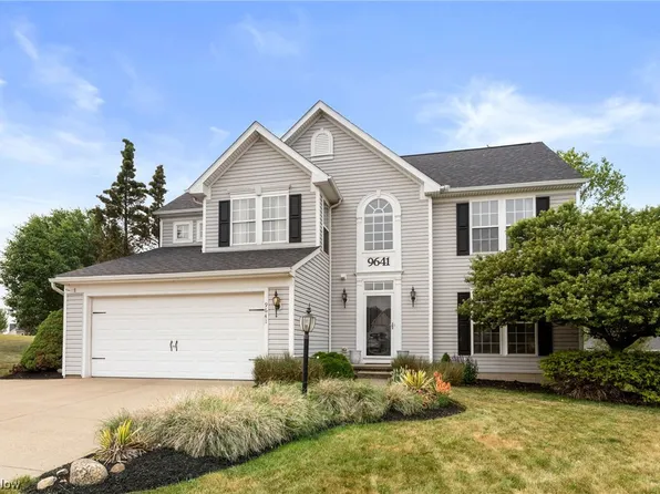 9641 Diamond Ridge Cir NW, Canal Fulton, OH 44614