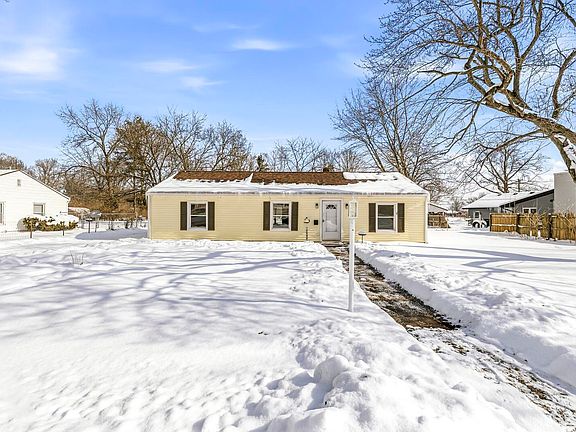 2nd image of 56660 Crescent Dr
