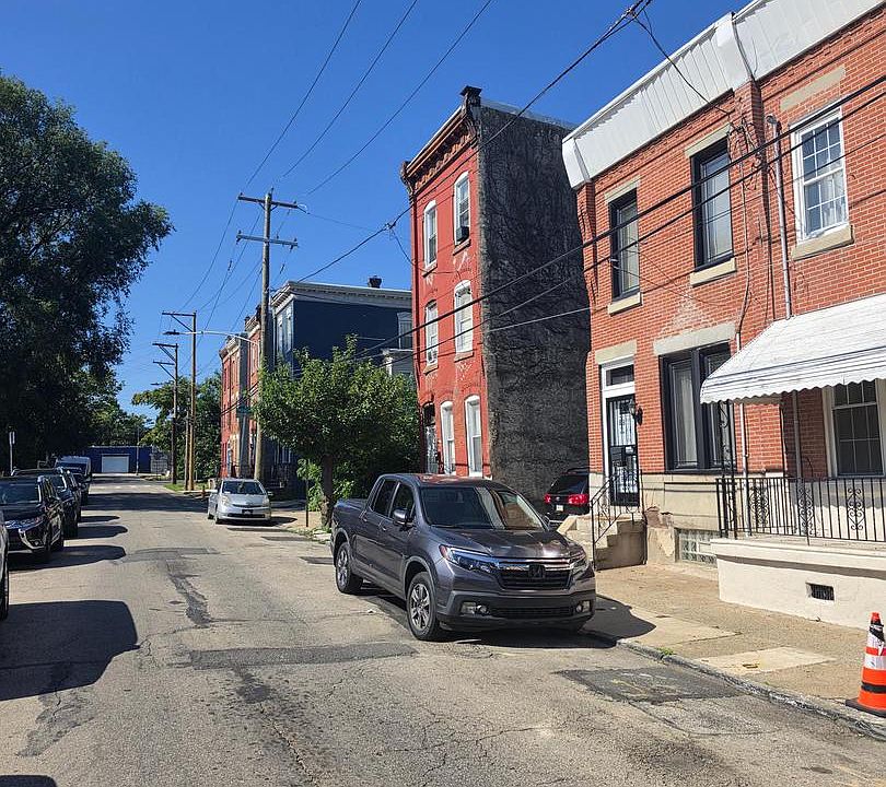 2nd image of 2150 N 27th St
