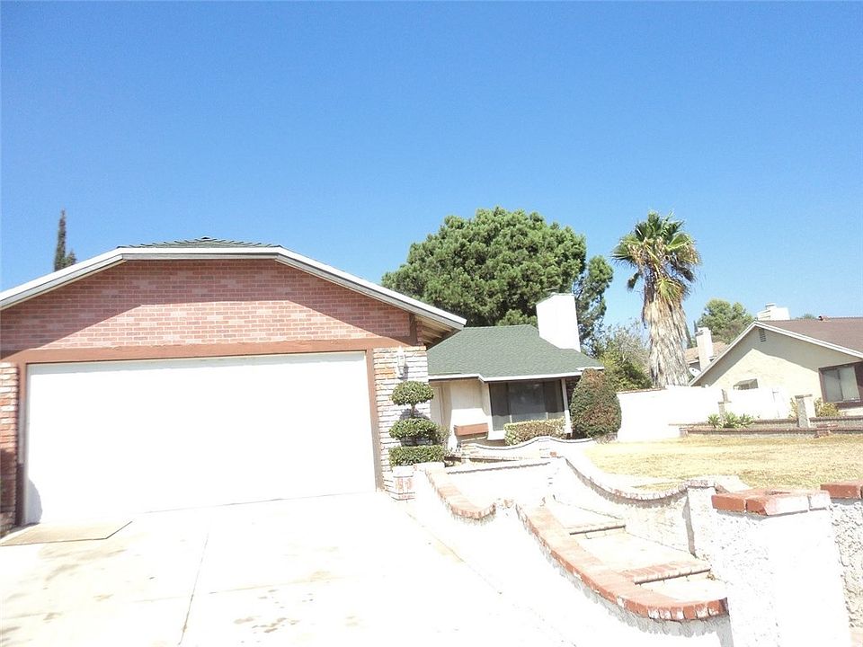 1st image of 1574 W Candlewood Ave