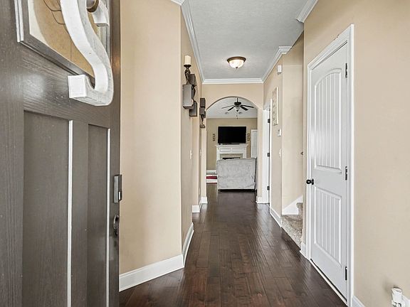 3rd image of 264 Autumn Terrace Ln