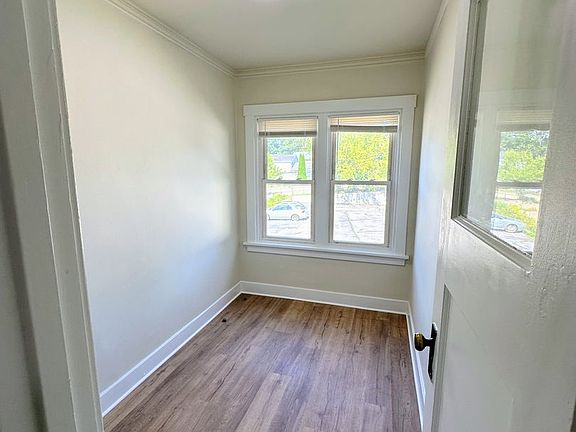 4th image of 812 State St #2W