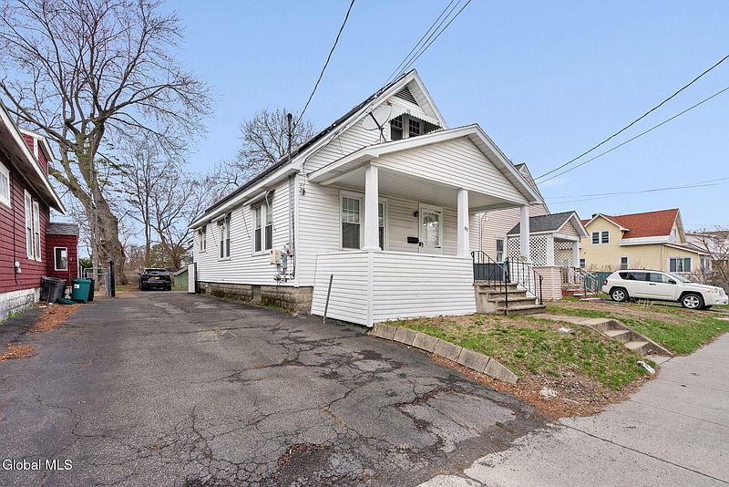 3rd image of 222 Edward Street