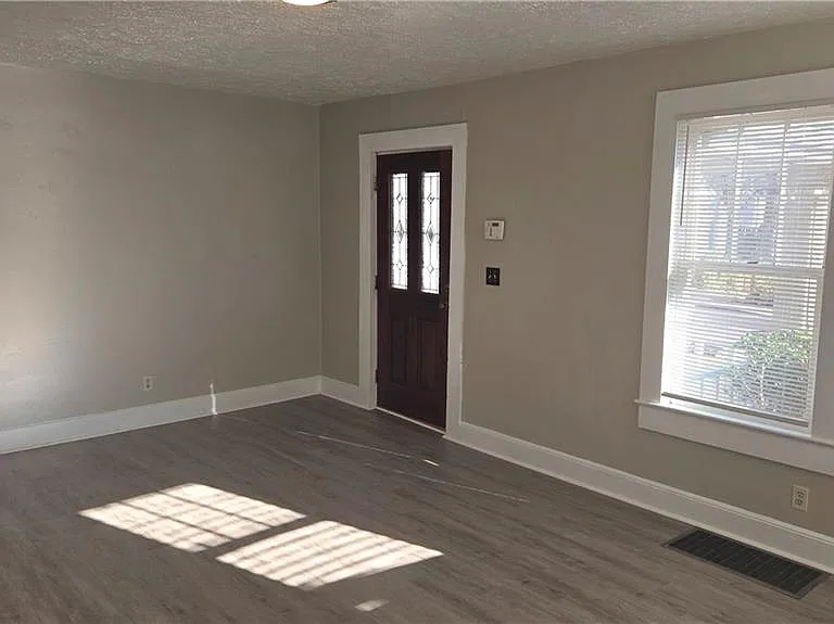 615 Dyer St — Photo 9