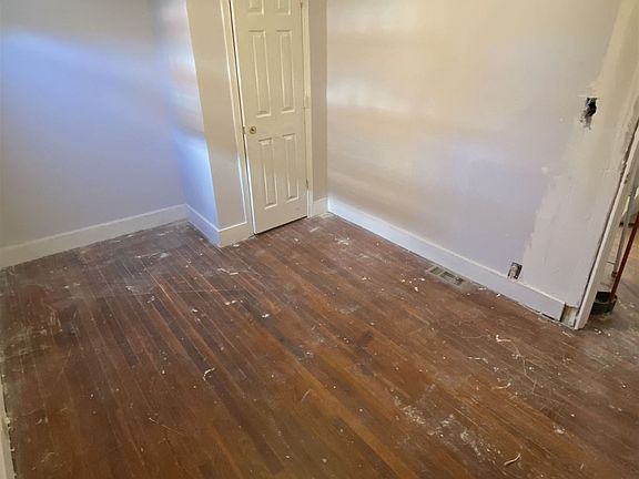3rd image of 88 Rosette St