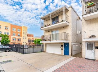 6206 Monroe Pl, West New York, NJ 07093
