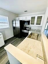 5th image of 38 Pine Arbor Ln APT 202