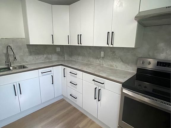 2nd image of 165 College Ave N #3