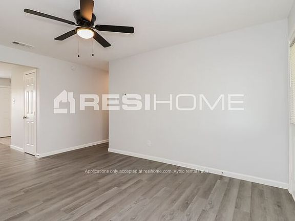 3rd image of 3025 W Ferndale Ln