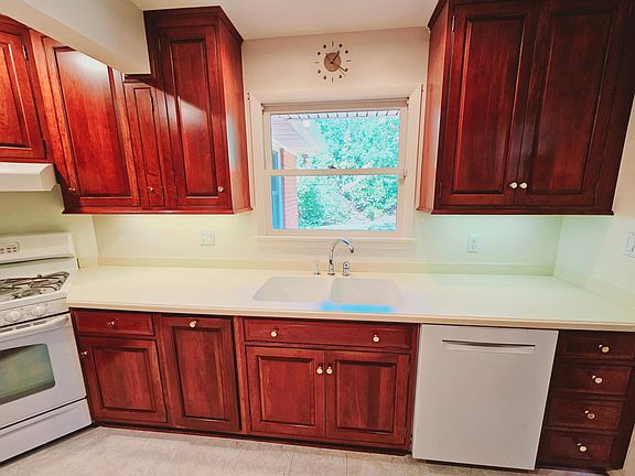 4th image of 7809 Greeley Blvd