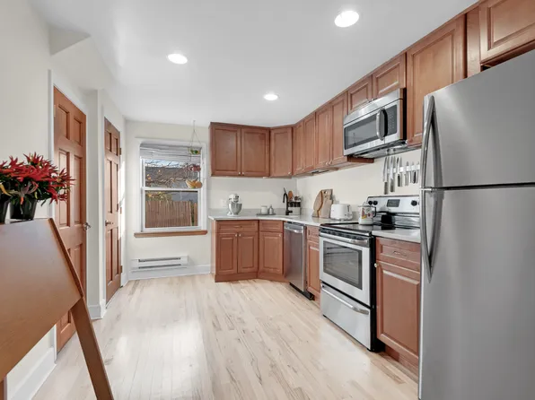 345 Dorman Court image 6 of 10