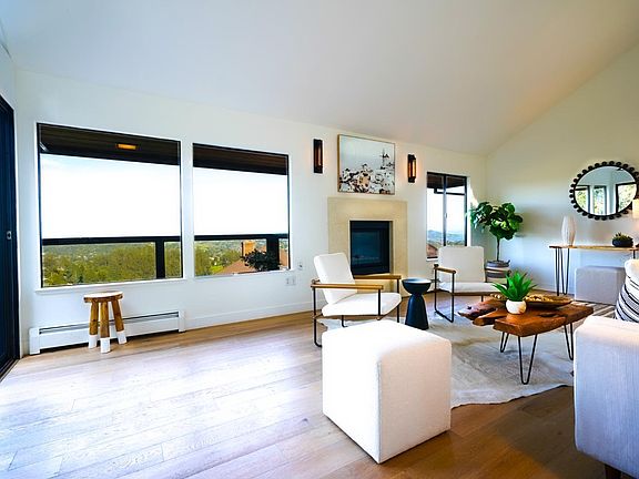 3rd image of 652 Amaranth Boulevard