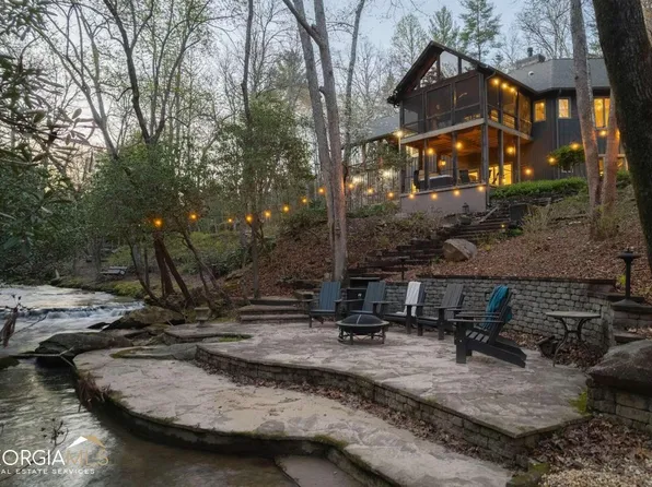 332 Newberry Dr, Mineral Bluff, GA 30559